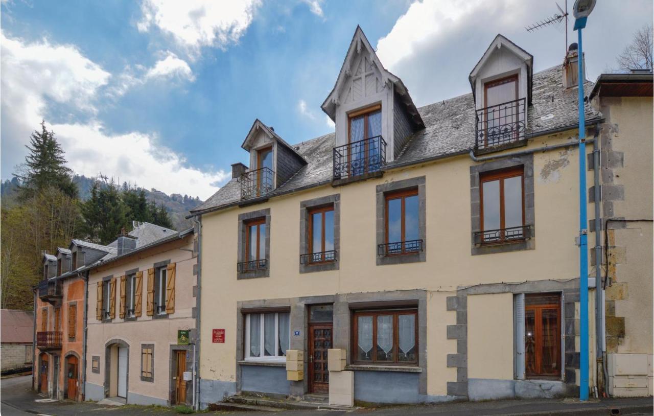 Beautiful Apartment In La Bourboule With Kitchen Ле-Мон-Дор Экстерьер фото